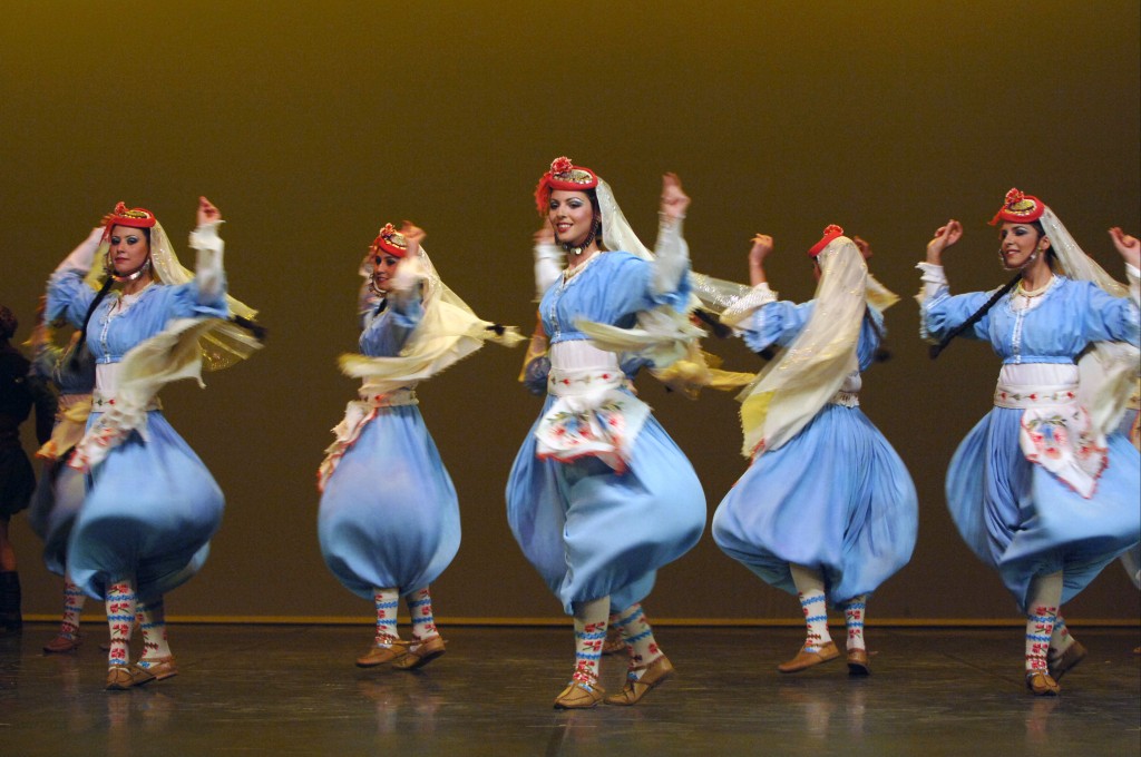 Халай турецкий танец. Турецкие танцы. Фолк танец. Армянские народные танцы. Турецкие танцы грудью народный танец.
