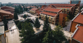 Anadolu Üniversitesi Kütüphanesi bilgiye açılan kapı olmayı sürdürüyor