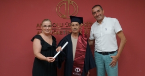  76 yaşındaki Yusuf Yücel, Açıköğretim Fakültesinde 10 program bitirerek gençlere ilham oldu